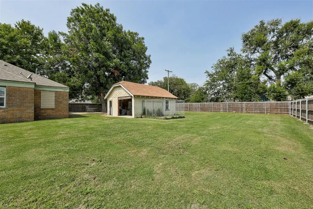 Photo 38 — 310 NW Belle Street, Minco, OK 73059