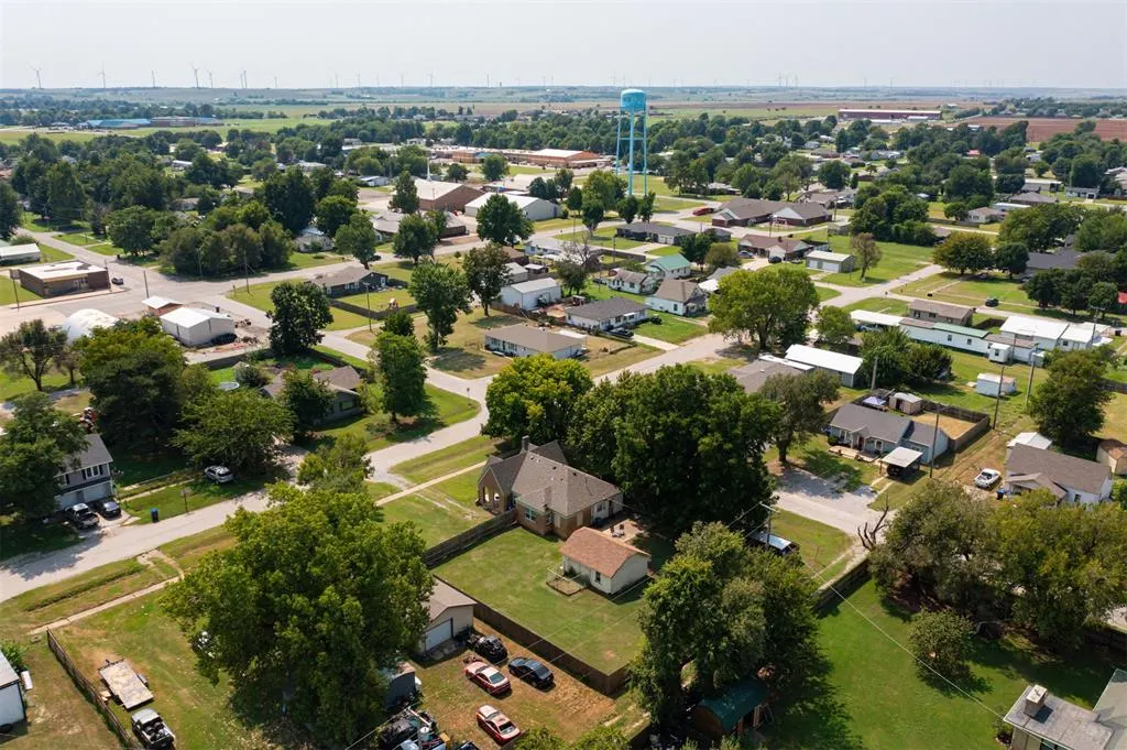 Photo 43 — 310 NW Belle Street, Minco, OK 73059