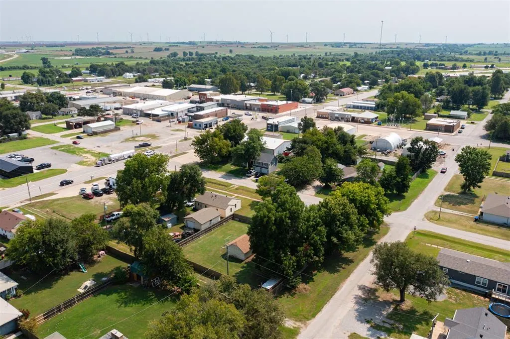Photo 44 — 310 NW Belle Street, Minco, OK 73059