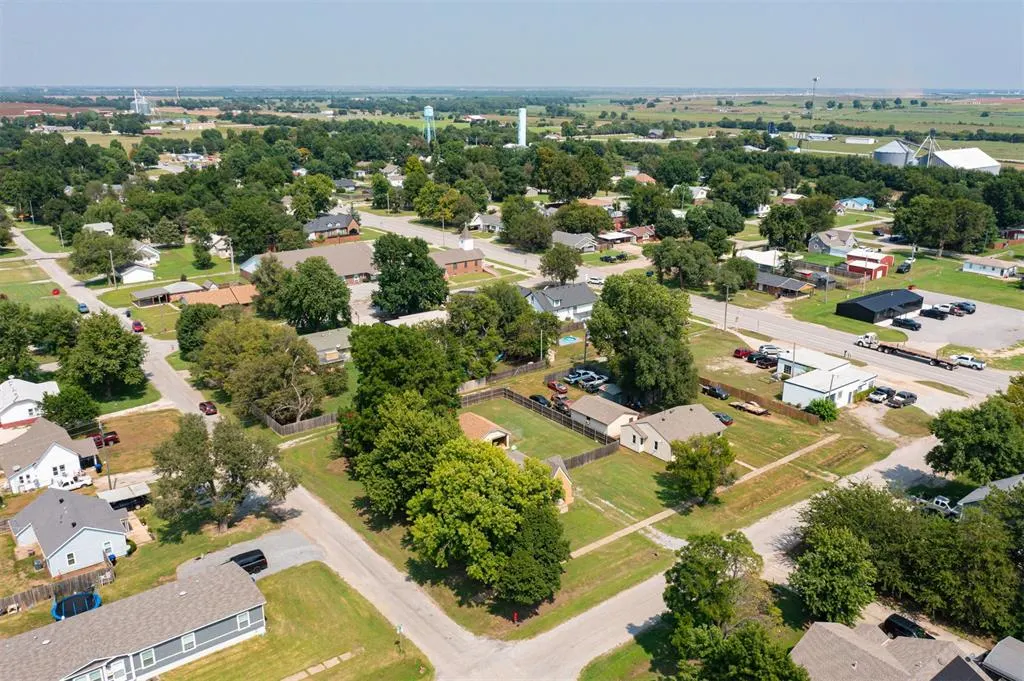 Photo 45 — 310 NW Belle Street, Minco, OK 73059