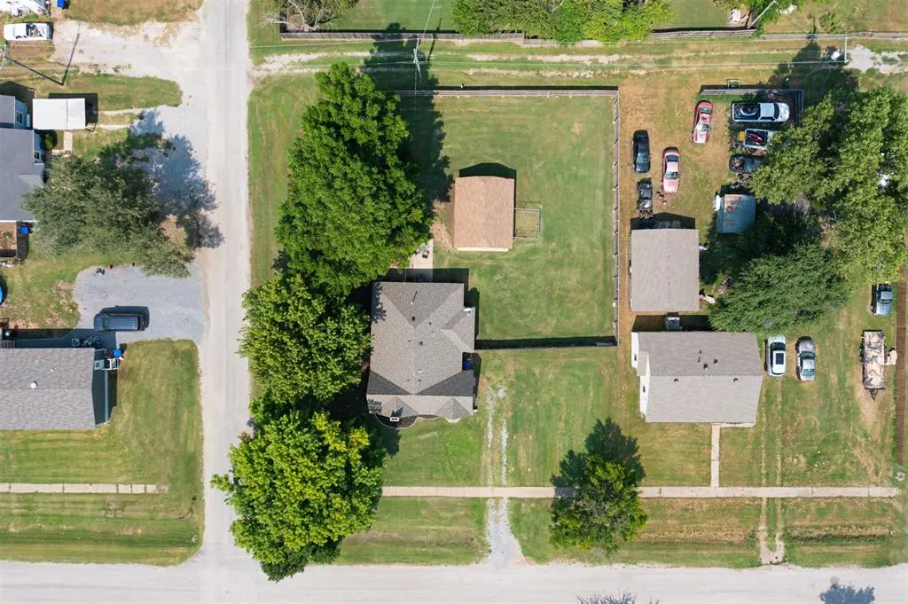Photo 46 — 310 NW Belle Street, Minco, OK 73059