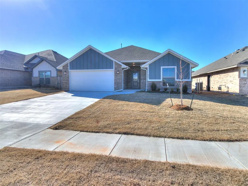 Photo 2 — 479 Grand Sycamore Drive, Washington, OK 73093