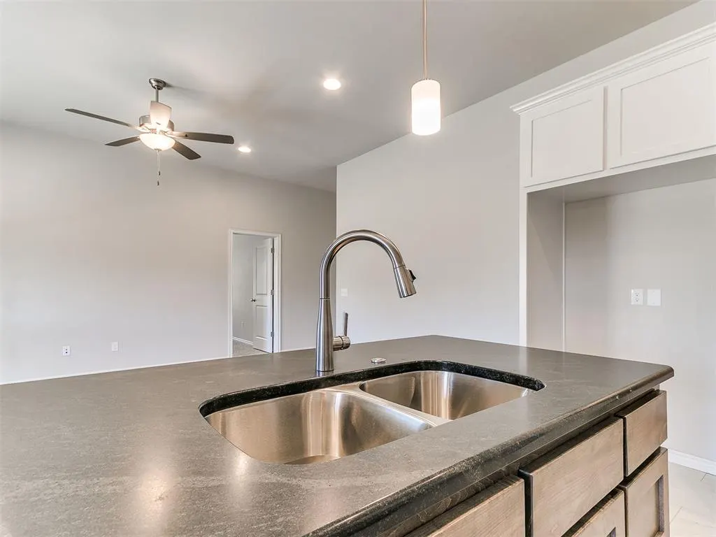 Photo 34 — 479 Grand Sycamore Drive, Washington, OK 73093