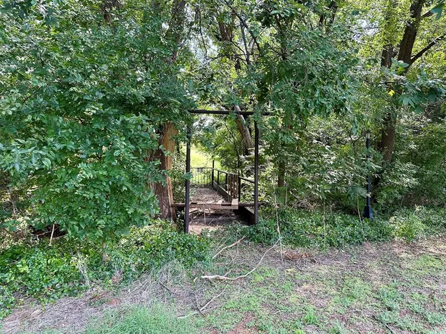 Photo 4 — 201 W 11th Street, Cordell, OK 73632