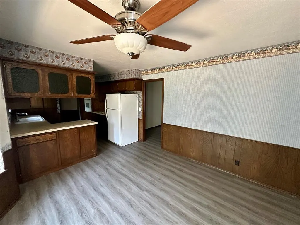 Photo 14 — 201 W 11th Street, Cordell, OK 73632