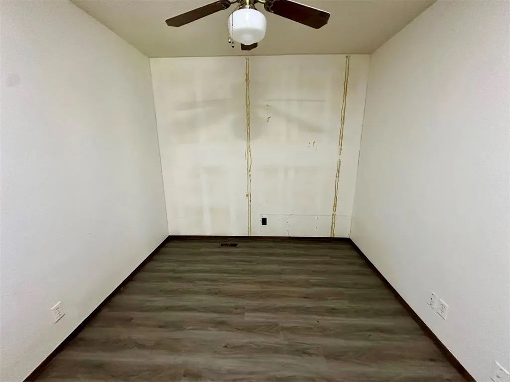 Photo 15 — 201 W 11th Street, Cordell, OK 73632
