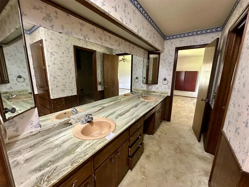 Photo 34 — 201 W 11th Street, Cordell, OK 73632