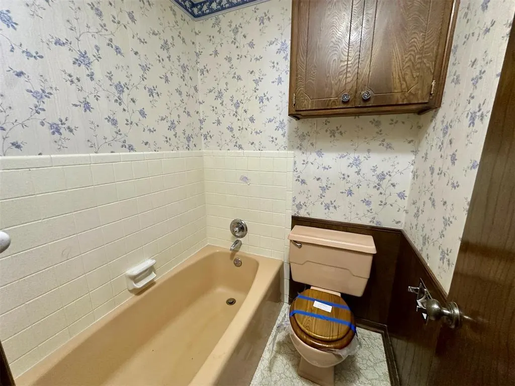 Photo 35 — 201 W 11th Street, Cordell, OK 73632
