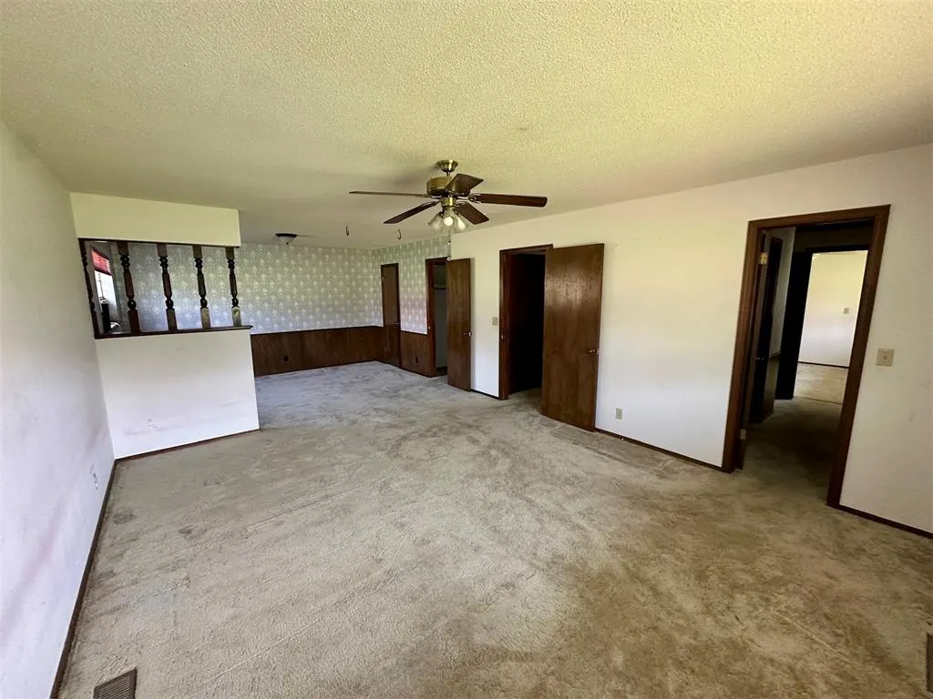 Photo 37 — 201 W 11th Street, Cordell, OK 73632