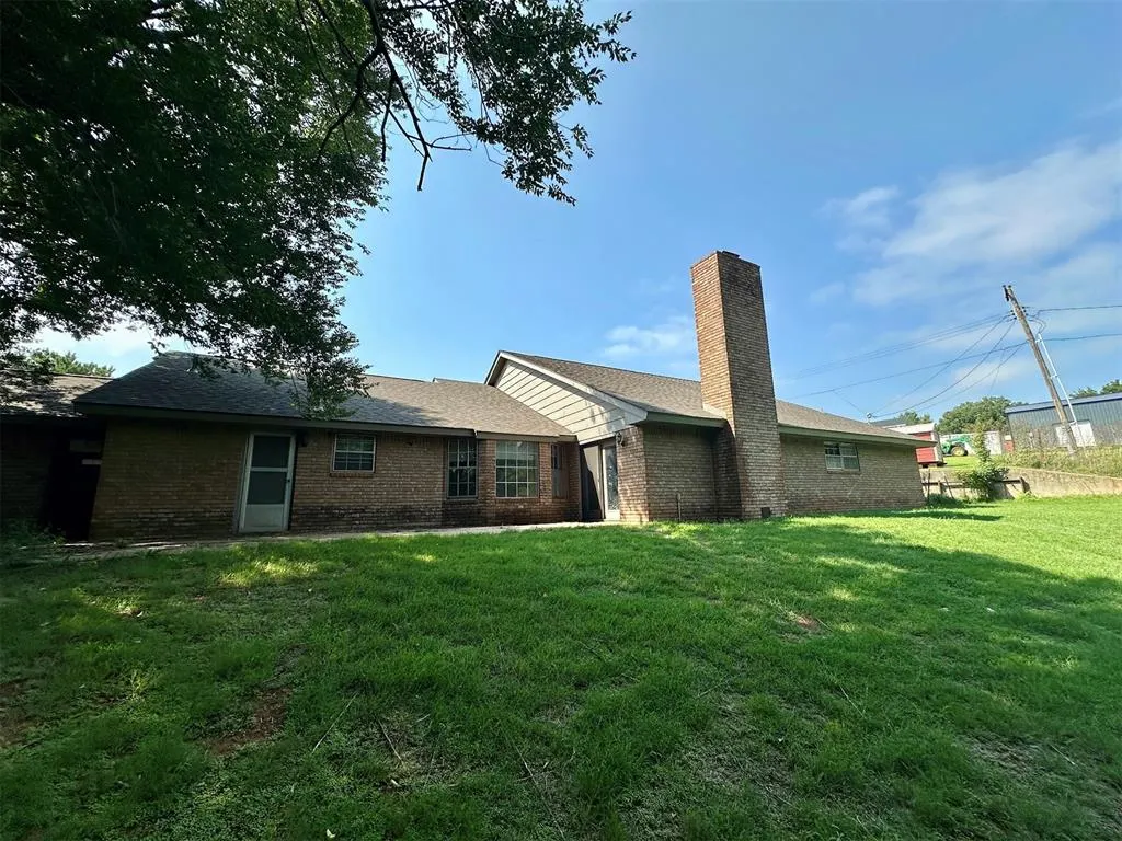 Photo 42 — 201 W 11th Street, Cordell, OK 73632