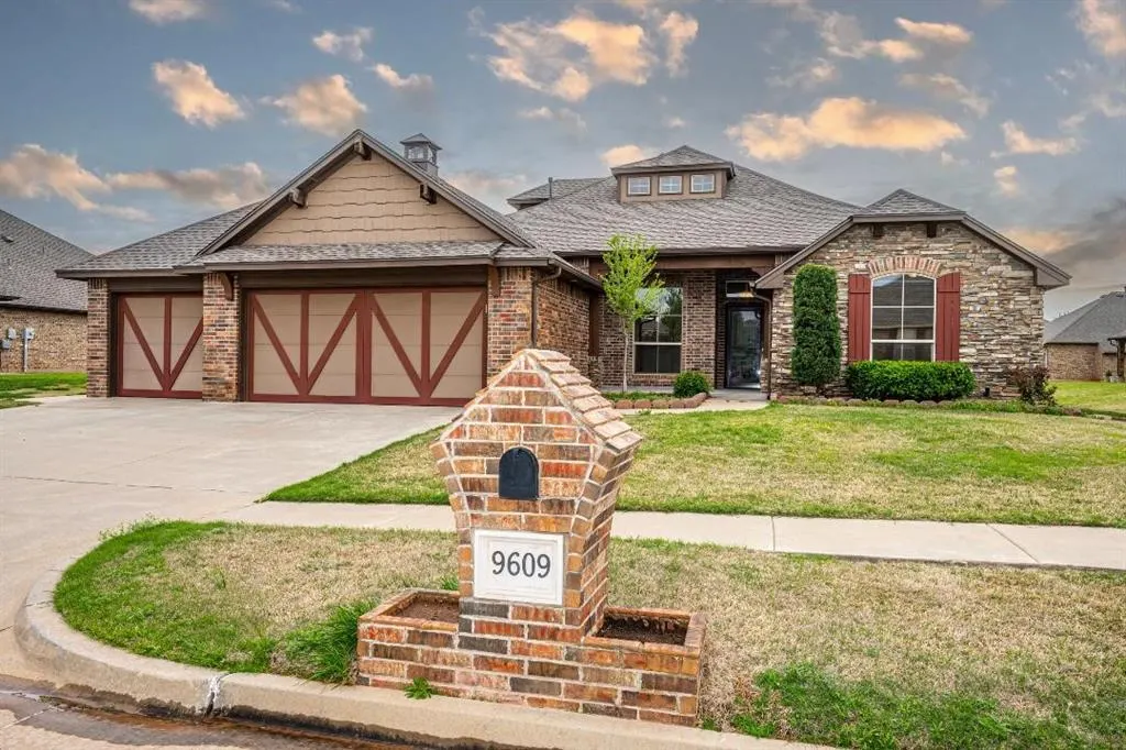 Photo 2 — 9609 Lakecrest Drive, Oklahoma City, OK 73159