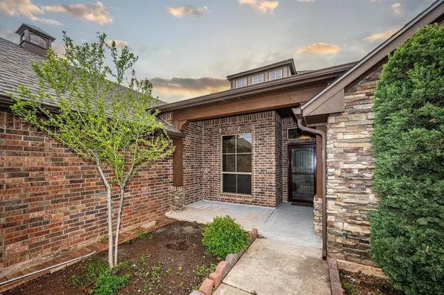 Photo 3 — 9609 Lakecrest Drive, Oklahoma City, OK 73159