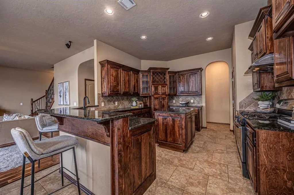 Photo 15 — 9609 Lakecrest Drive, Oklahoma City, OK 73159
