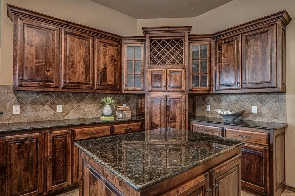 Photo 16 — 9609 Lakecrest Drive, Oklahoma City, OK 73159