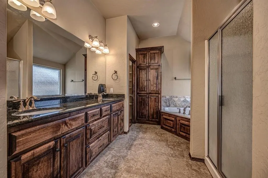 Photo 21 — 9609 Lakecrest Drive, Oklahoma City, OK 73159