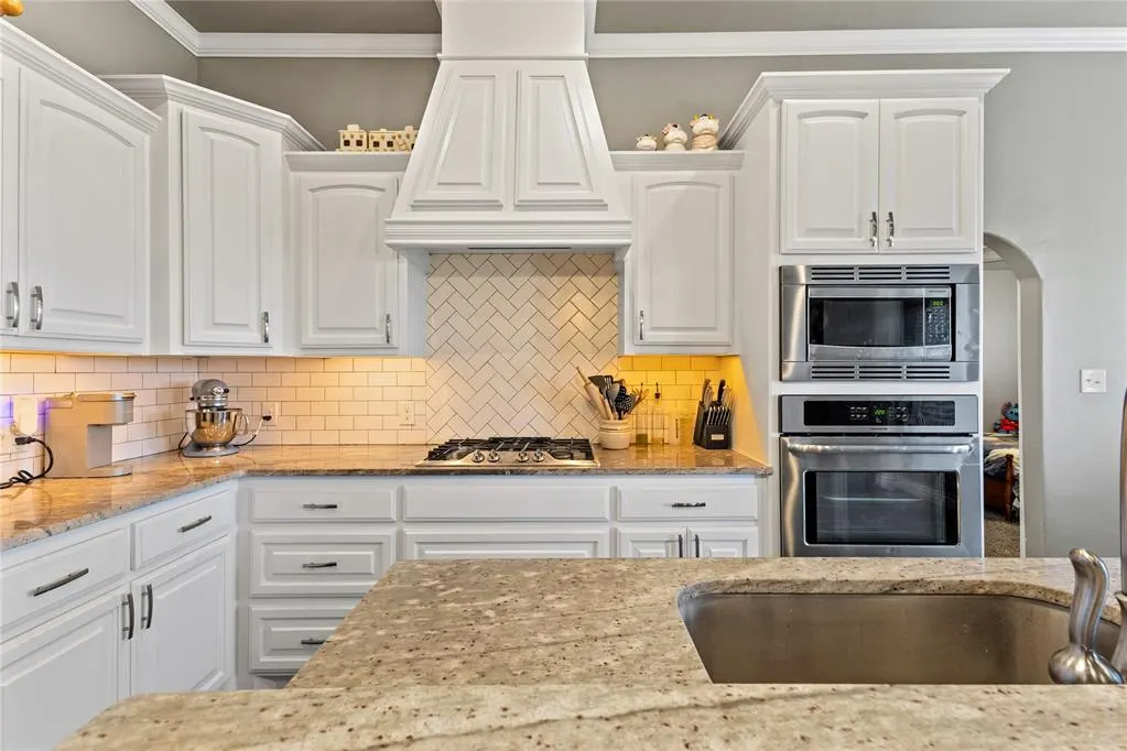 Photo 11 — 2701 Falling Leaves Drive, Weatherford, OK 73096