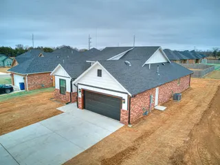 Sold home at 509 Blue Bird Lane