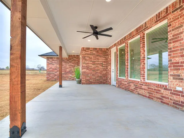Photo 4 — 509 Blue Bird Lane, Shawnee, OK 74804