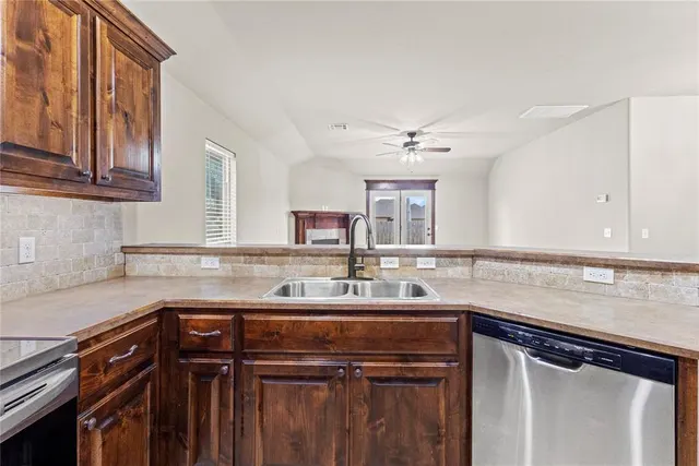Photo 5 — 1920 E Lawter Road, Weatherford, OK 73096