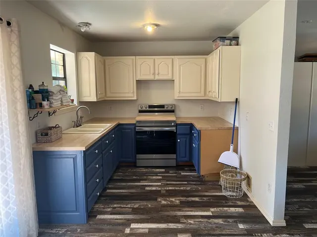 Photo 7 — 10301 Schwartz Drive, Oklahoma City, OK 73165