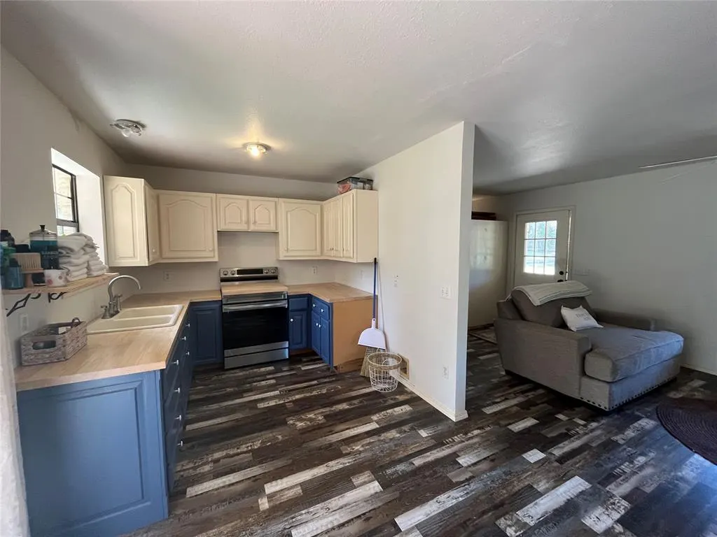 Photo 9 — 10301 Schwartz Drive, Oklahoma City, OK 73165
