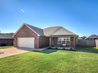 Sold home at 118 W Comanche Avenue