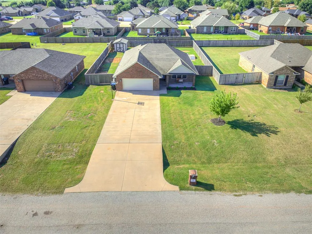 Photo 3 — 118 W Comanche Avenue, Cashion, OK 73016