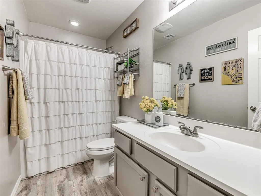 Photo 34 — 118 W Comanche Avenue, Cashion, OK 73016