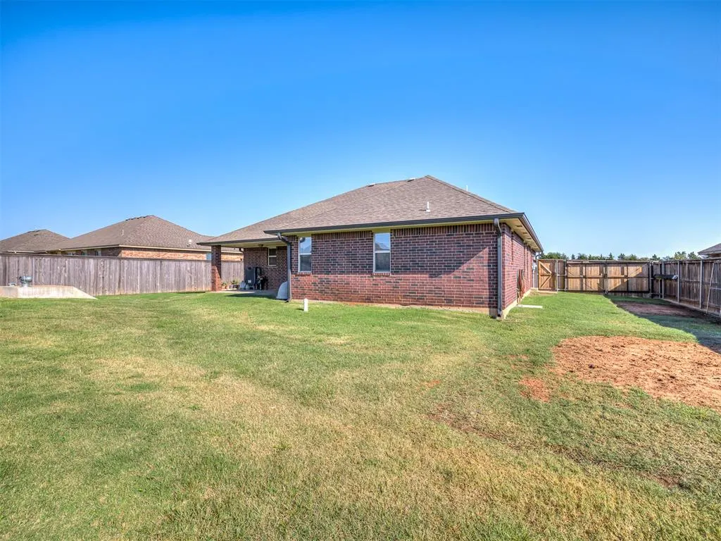 Photo 39 — 118 W Comanche Avenue, Cashion, OK 73016