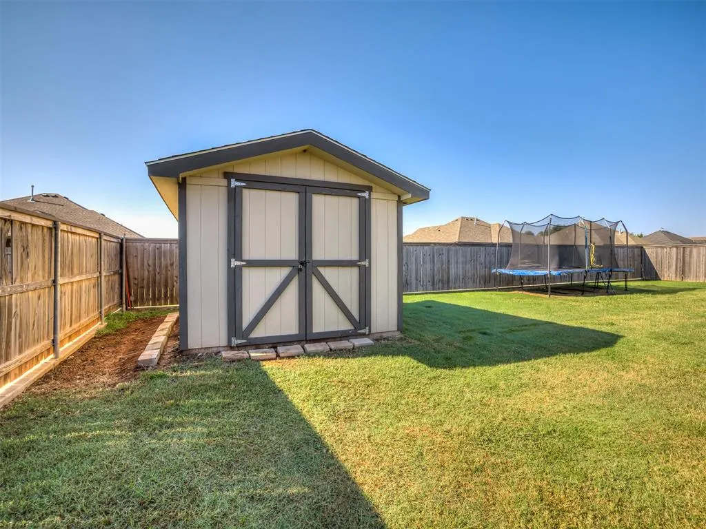 Photo 41 — 118 W Comanche Avenue, Cashion, OK 73016