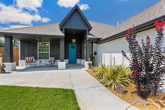 Photo 3 — 635 SW 6th Street, Jones, OK 73049