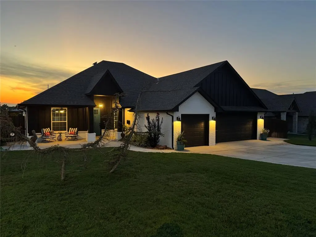 Photo 42 — 635 SW 6th Street, Jones, OK 73049