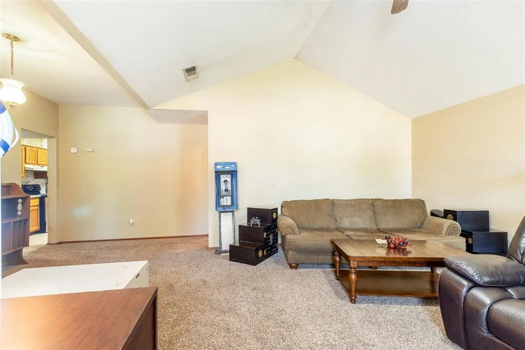 Photo 7 — 1812 Foxfire Road, Edmond, OK 73003