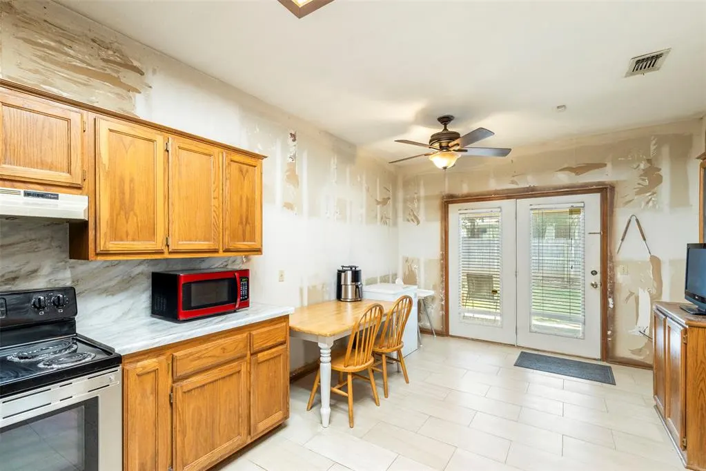 Photo 9 — 1812 Foxfire Road, Edmond, OK 73003
