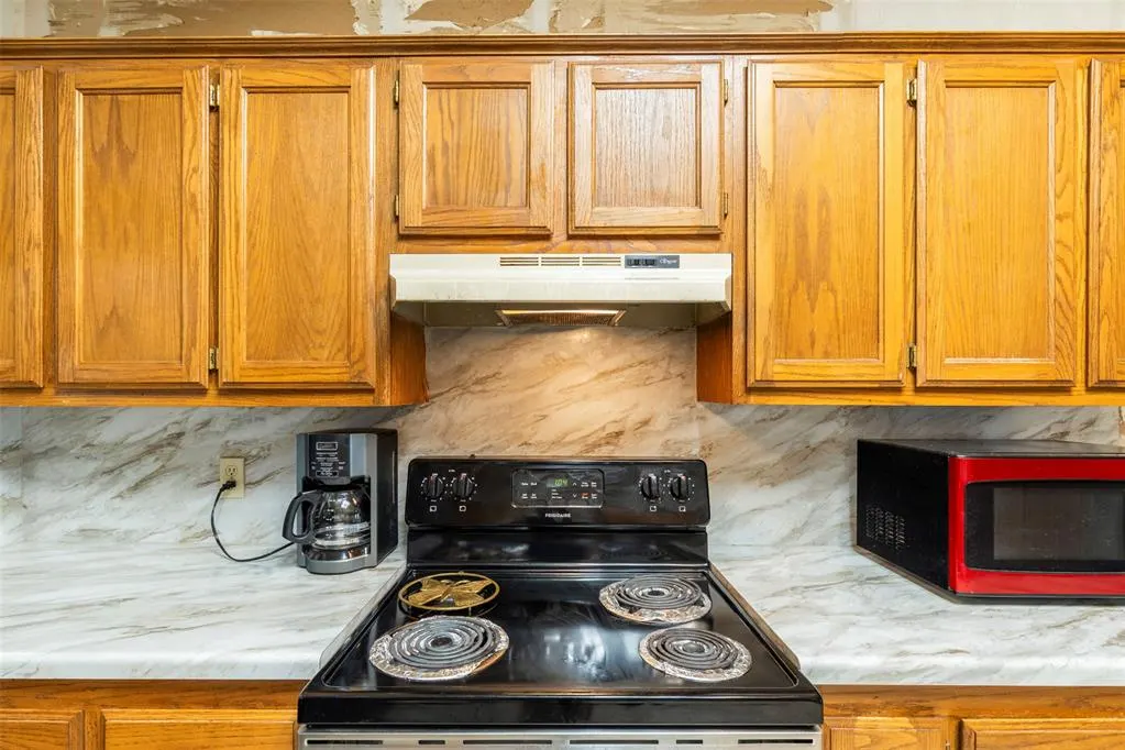 Photo 12 — 1812 Foxfire Road, Edmond, OK 73003