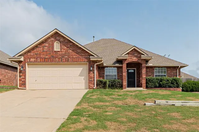 Front exterior — 11521 Village Avenue, Midwest City, OK 73130