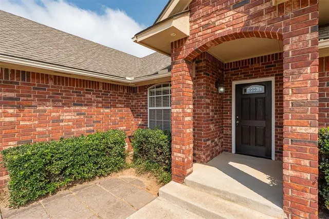 Photo 3 — 11521 Village Avenue, Midwest City, OK 73130
