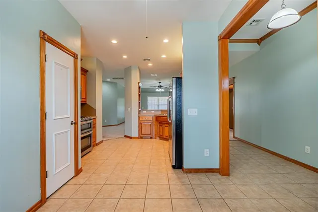 Photo 5 — 11521 Village Avenue, Midwest City, OK 73130