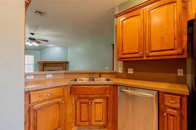 Photo 7 — 11521 Village Avenue, Midwest City, OK 73130