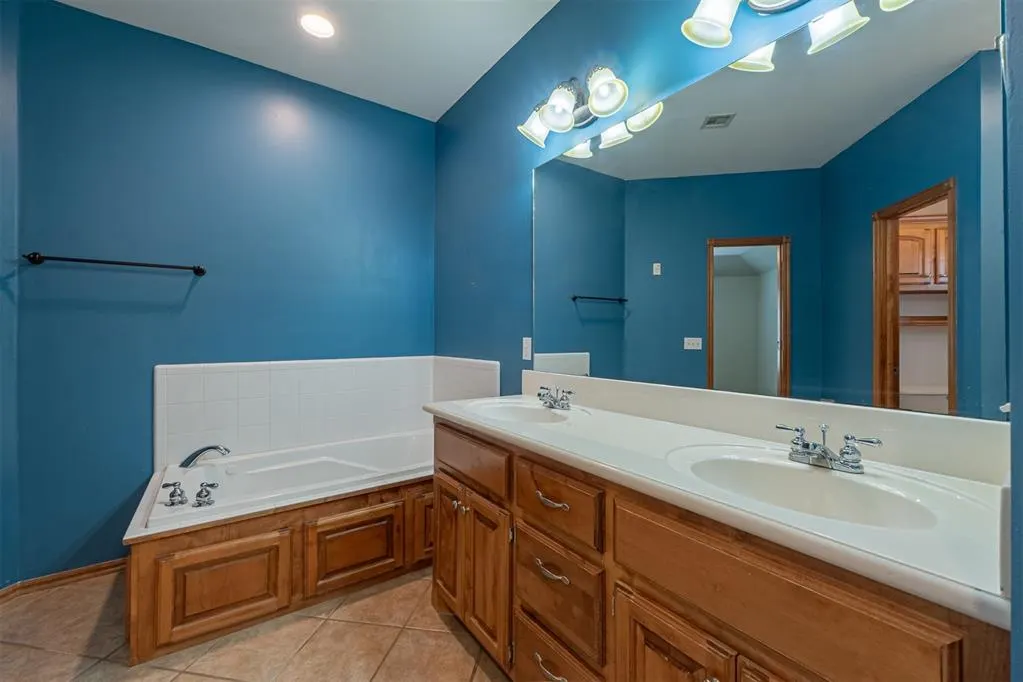 Photo 24 — 11521 Village Avenue, Midwest City, OK 73130