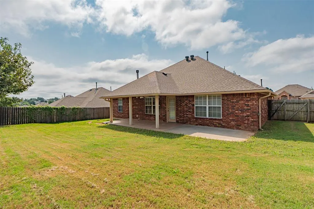 Photo 33 — 11521 Village Avenue, Midwest City, OK 73130