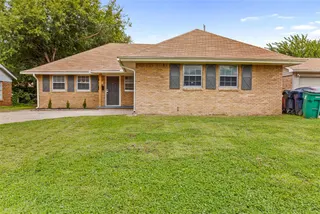 Sold home at 1221 NW 102nd Street