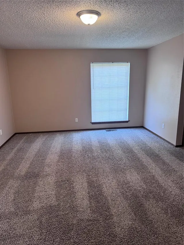 Photo 7 — 2208 NW 118th Street, Oklahoma City, OK 73120