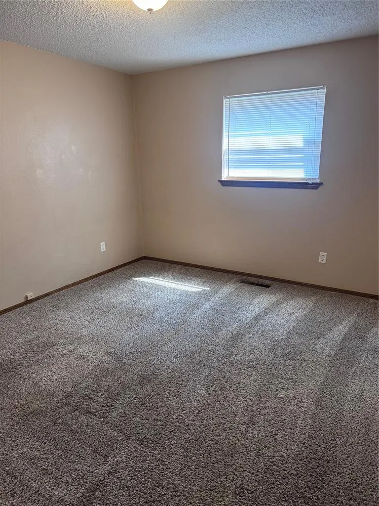 Photo 10 — 2208 NW 118th Street, Oklahoma City, OK 73120