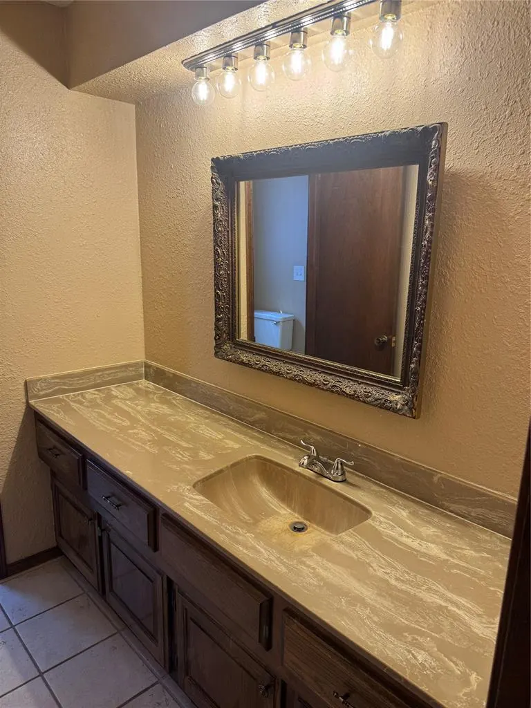 Photo 11 — 2208 NW 118th Street, Oklahoma City, OK 73120