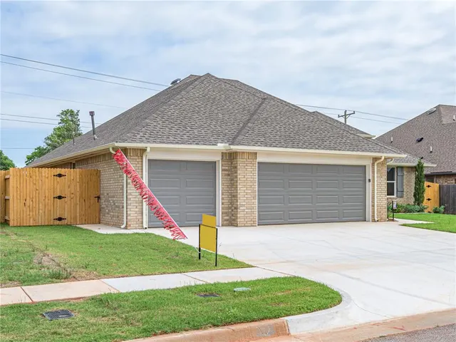 Photo 3 — 12125 SW 45th Terrace, Mustang, OK 73064