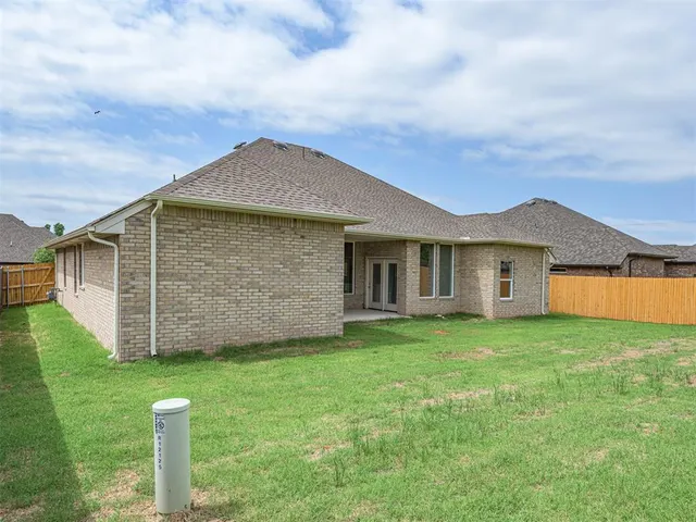 Photo 8 — 12125 SW 45th Terrace, Mustang, OK 73064