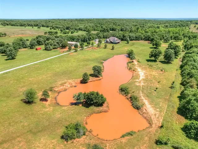Photo 3 — 331571 E 875 Road, Wellston, OK 74881