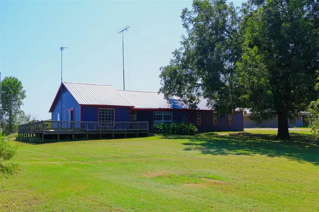 Photo 4 — 24260 E County Road 1560 Road, Maysville, OK 73057