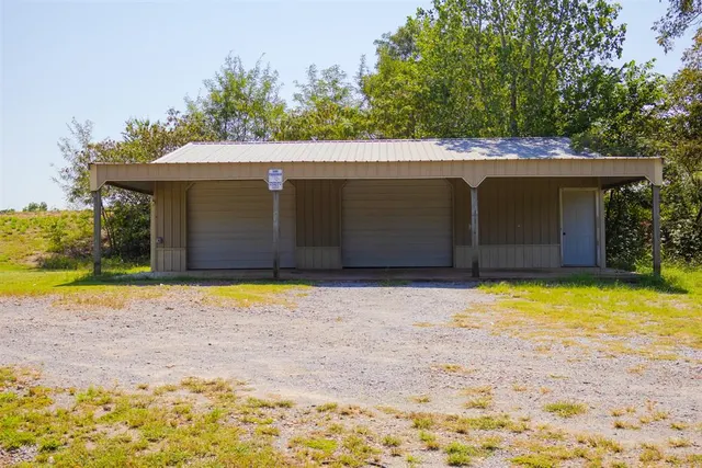 Photo 6 — 24260 E County Road 1560 Road, Maysville, OK 73057